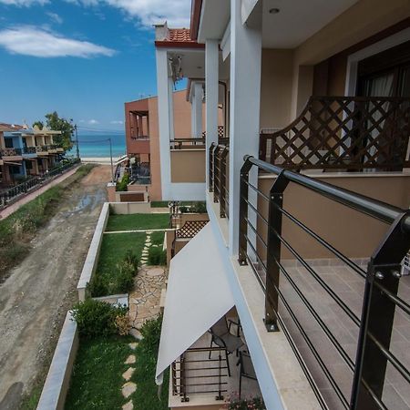 Dafni's Seaside Luxury Studios Nikiti  Exterior foto