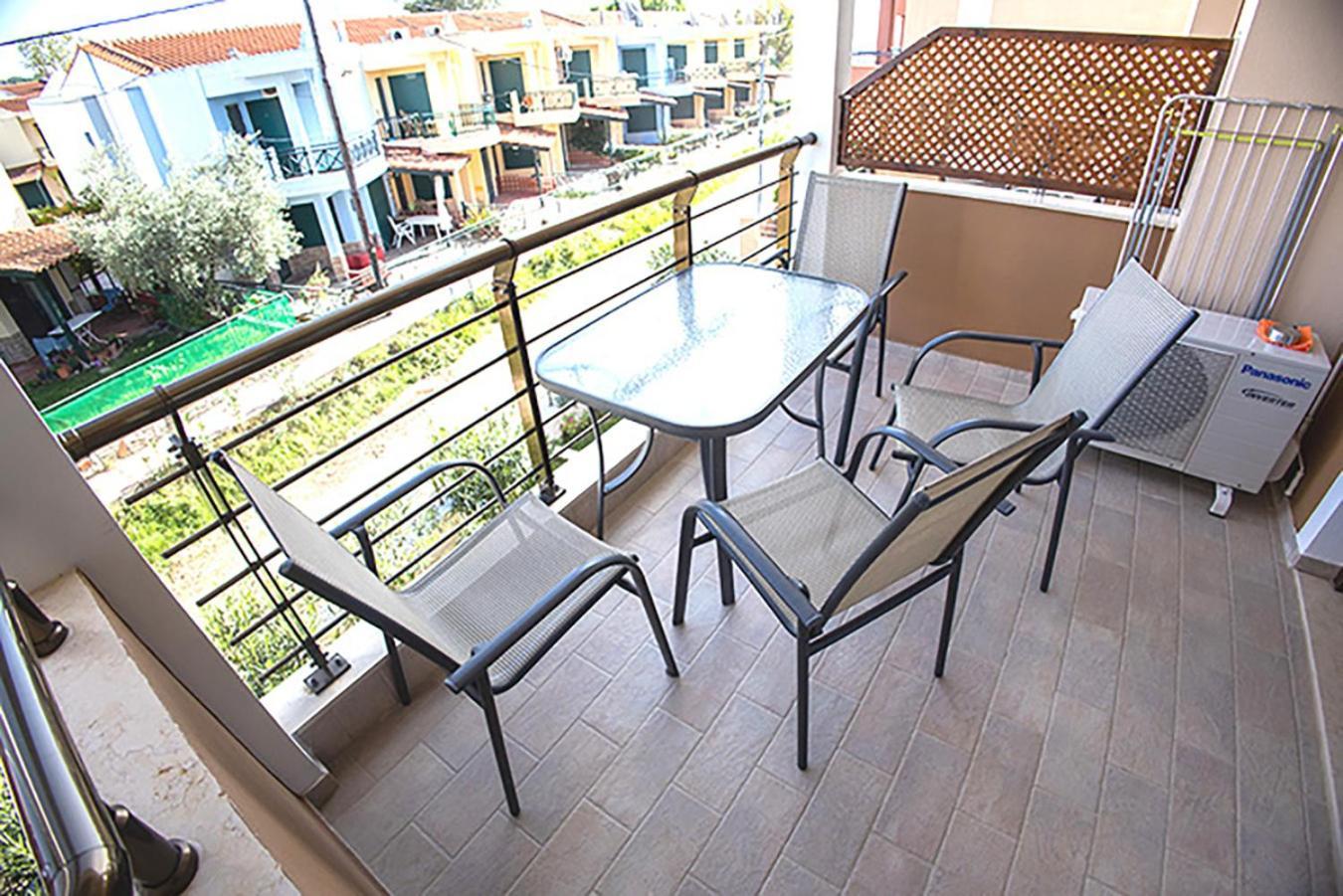 Dafni's Seaside Luxury Studios Nikiti  Exterior foto