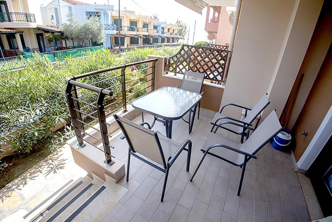 Dafni's Seaside Luxury Studios Nikiti  Exterior foto
