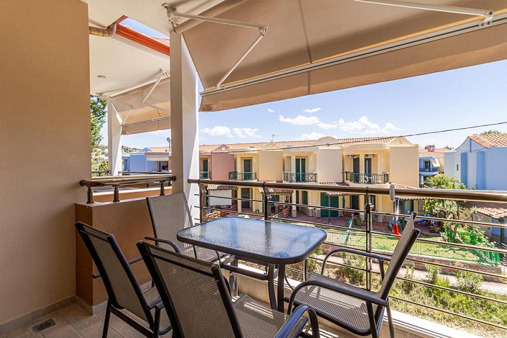 Dafni's Seaside Luxury Studios Nikiti  Exterior foto