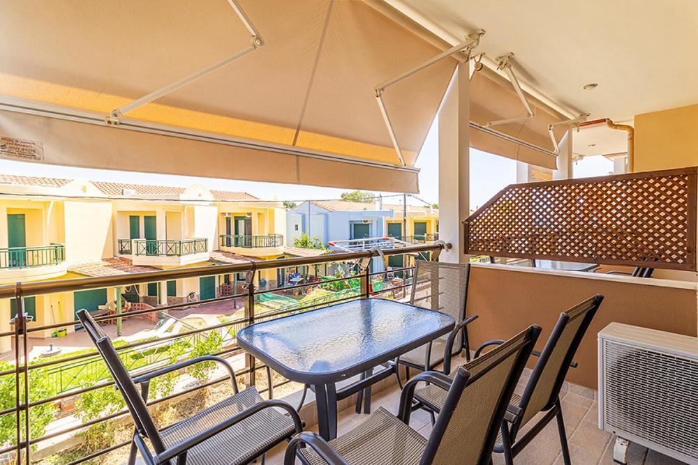 Dafni's Seaside Luxury Studios Nikiti  Exterior foto