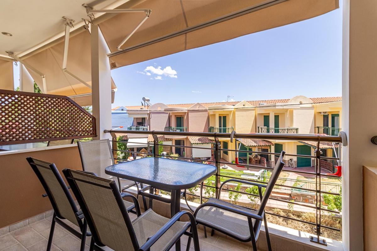Dafni's Seaside Luxury Studios Nikiti  Exterior foto