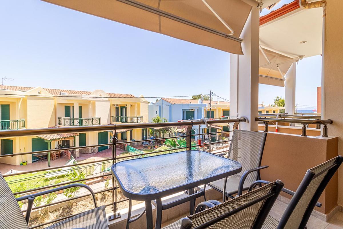 Dafni's Seaside Luxury Studios Nikiti  Exterior foto