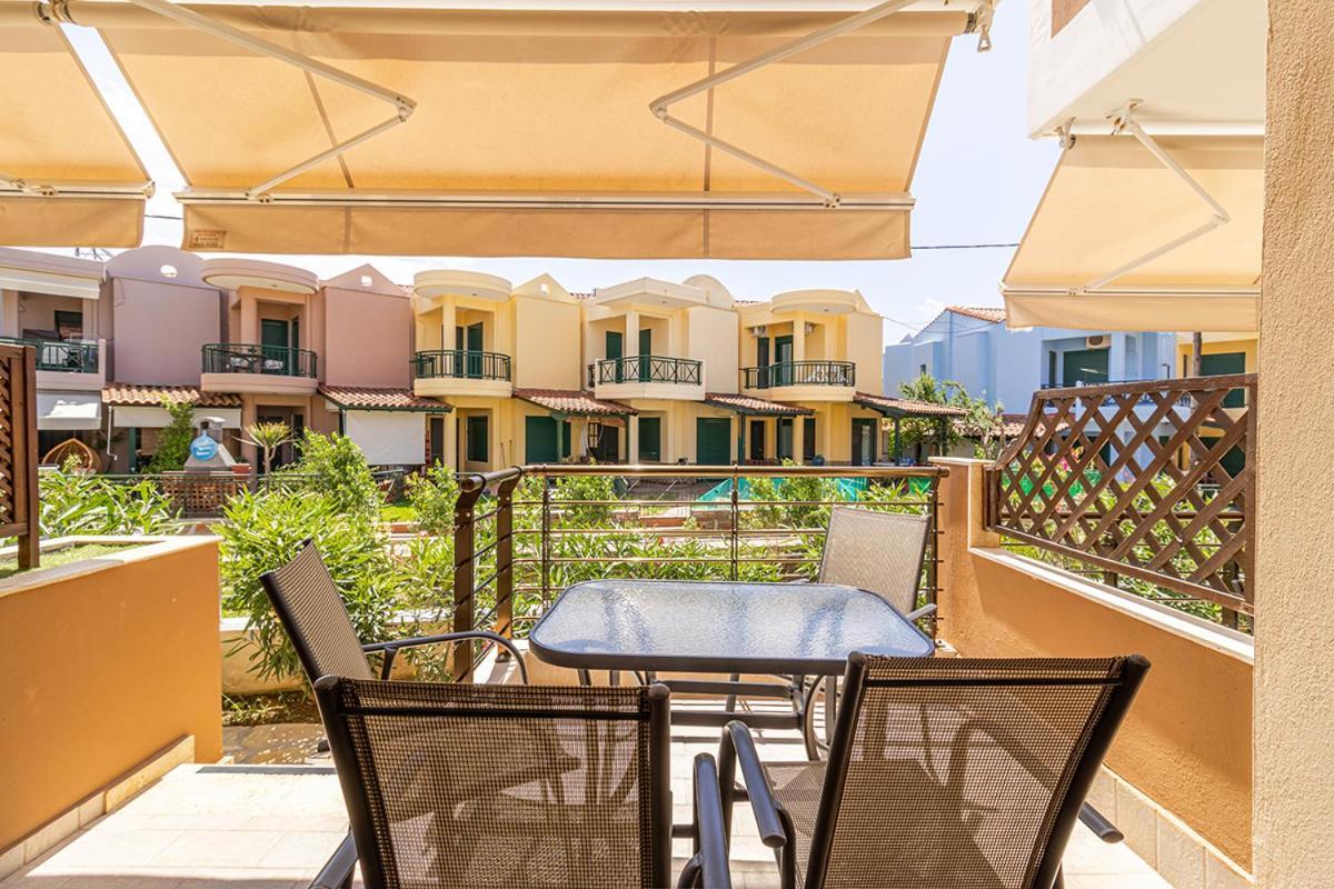 Dafni's Seaside Luxury Studios Nikiti  Exterior foto