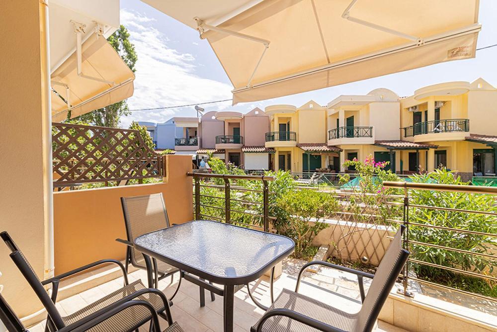 Dafni's Seaside Luxury Studios Nikiti  Exterior foto