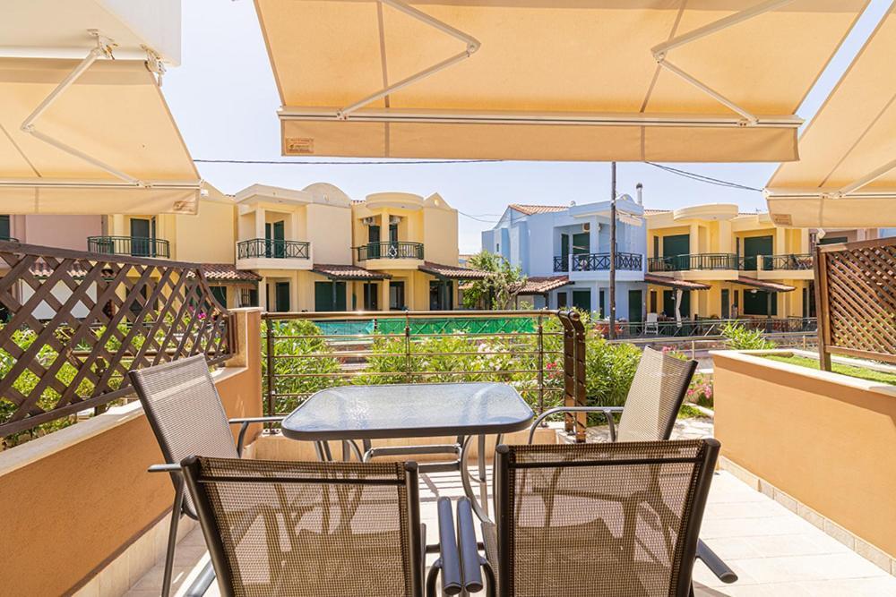 Dafni's Seaside Luxury Studios Nikiti  Exterior foto