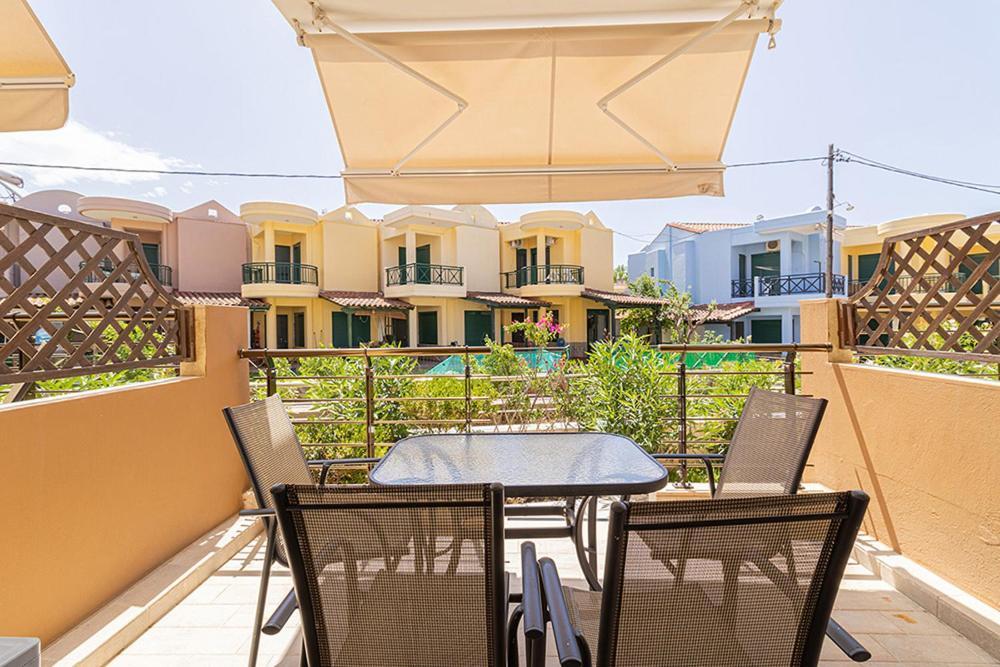 Dafni's Seaside Luxury Studios Nikiti  Exterior foto